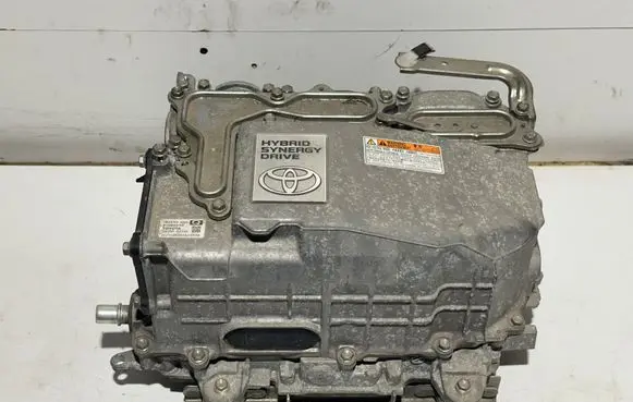 Toyota Yaris Voltage converter inverter G920052030