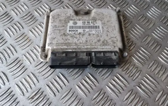 Skoda Octavia Mk1 (1U) Engine control unit/module 038906012G 0281010128