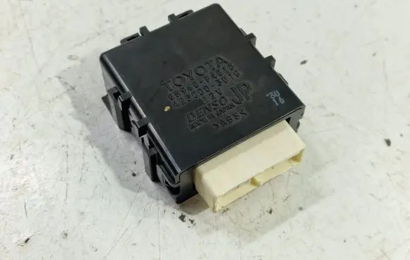 Toyota C-HR I Window wiper relay 85940F4010 4230003010