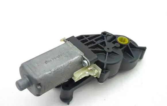 Mercedes-Benz CLS C218 X218 Seat adjustment motor 0390202326 0390203326