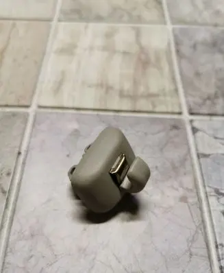Sun visor clip/hook/bracket