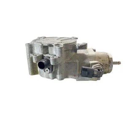 Audi Q3 F3 Vacuum pump 06L145100P 06L127027C