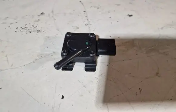 BMW 5 E60 E61 Air pressure sensor 7789219