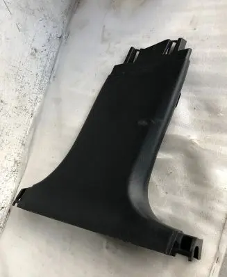Mazda CX-30 (B) pillar trim (bottom) Dfr568220
