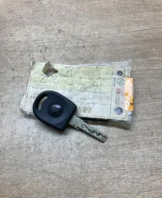 Skoda Superb B5 (3U) Ignition key/card 6U0837210D 6U0837219D