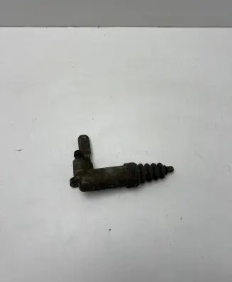 Audi 80 90 S2 B4 Clutch slave cylinder 4a0721261