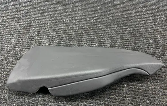 Rear seat side bottom trim