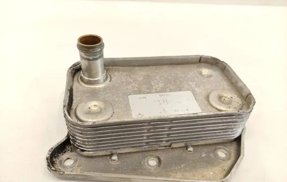 Jeep Grand Cherokee (WJ) Oil filter mounting bracket A6111880301