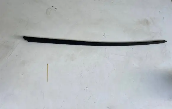 Audi A4 S4 B6 8E 8H Front door glass trim molding 8E0854327E