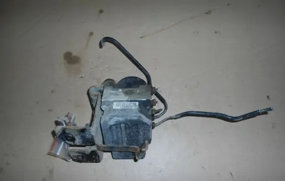 KIA Carens II ABS Pump
