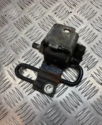 Audi A4 S4 B7 8E 8H Front door lower hinge 8E0831411D