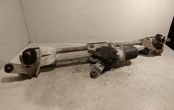 Nissan Navara D40 Front wiper linkage and motor 059A