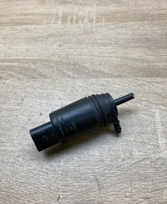 BMW 5 E39 Windscreen/windshield washer pump 8377612