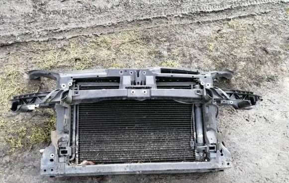 Volkswagen Golf Plus Radiator support slam panel