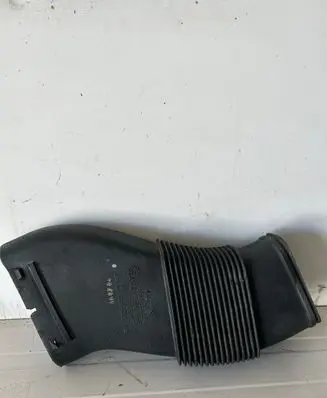 Mercedes-Benz E W211 Air intake hose/pipe A6120940287