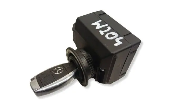 Mercedes-Benz C W204 Ignition lock A2075450108 33003215 3300321