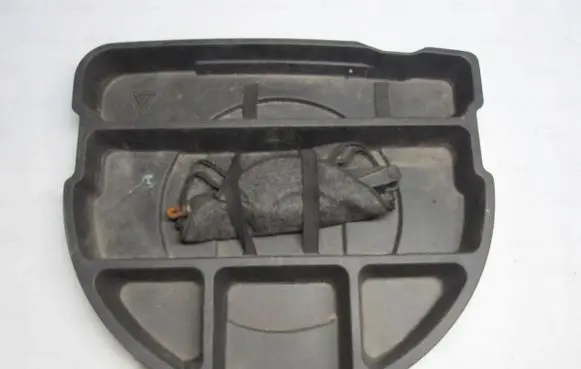Hyundai i20 (PB PBT) Other trunk/boot trim element 1J000