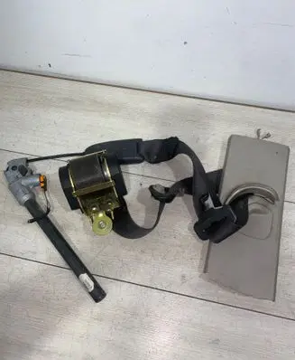 Renault Laguna II Front seatbelt 041083