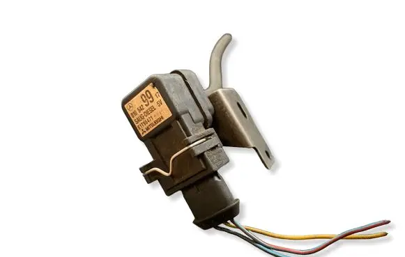 Mercedes-Benz E W210 Air pressure sensor 0105429917