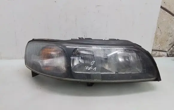 Volvo V70 Headlight/headlamp