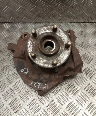 Subaru Impreza I Front wheel hub