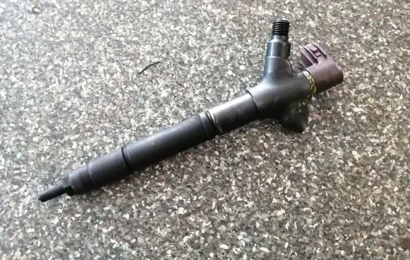 Toyota Verso Fuel injector 2367026071