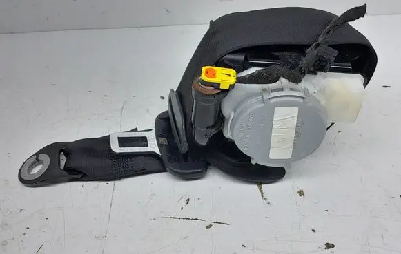 Audi A3 S3 8V Front seatbelt 8V5857705E
