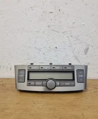Toyota Avensis T250 Climate control unit 5590005200