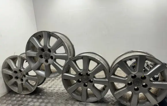 R16 alloy rim