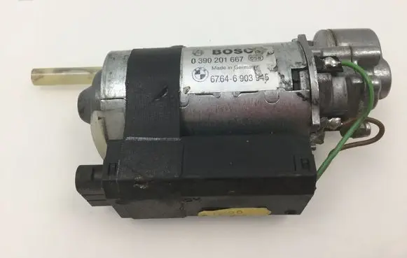 BMW 5 E39 Steering column adjust motor 67646903945