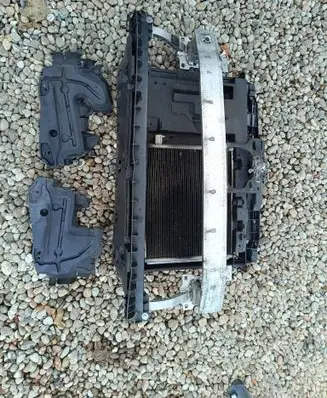 Peugeot 208 I Radiator support slam panel 96779521