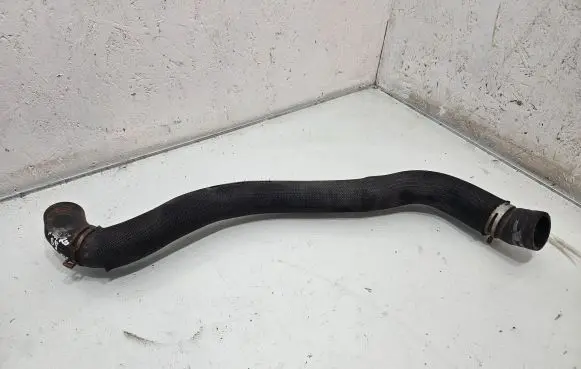 Coolant pipe/hose