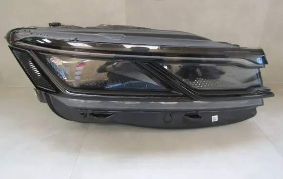 Volkswagen Touareg III Headlight/headlamp 761941082A 1EX01314318