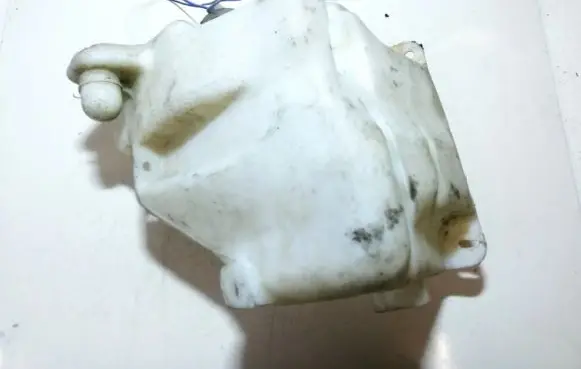 Windshield washer fluid reservoir/tank