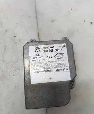 Volkswagen Golf IV Airbag control unit/module 6Q0909605A 32990303G 5WK42867
