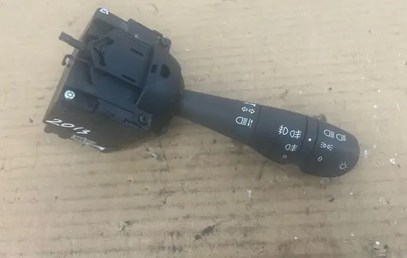 Dacia Sandero Indicator stalk E10645396RS 1111201220