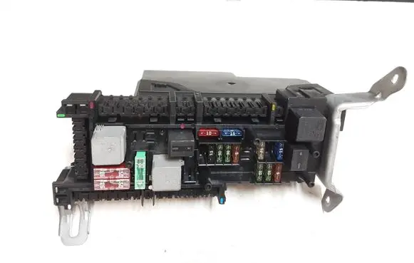 Mercedes-Benz E W212 Fuse module 2129009822 5DK01102335 2129017206