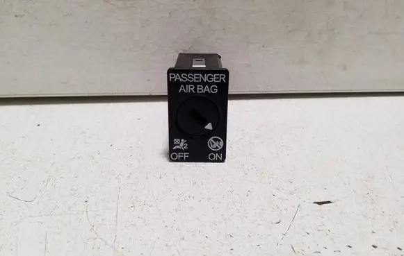 Passenger airbag on/off switch