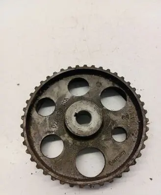 Volkswagen Golf IV Fuel pump gear (pulley) 028130111A