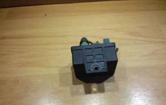 Citroen C5 Glow plug pre-heat relay 9639912580