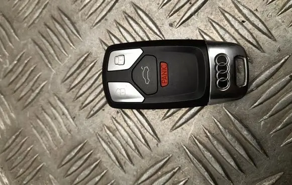 Audi Q7 4M Ignition key/card 4M0959754AA