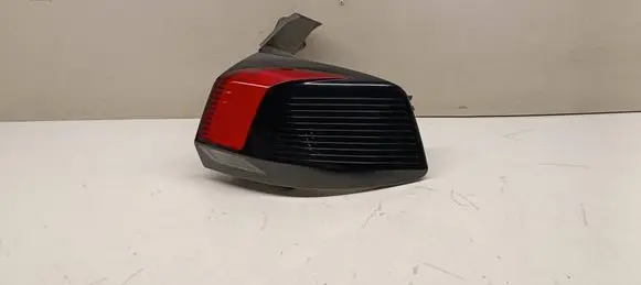 Peugeot 5008 II Rear/tail lights 9811028180 81570201