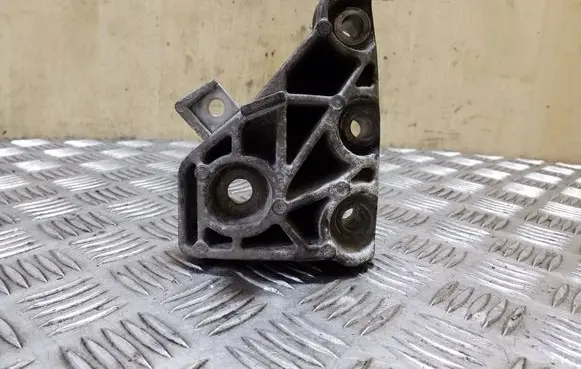 Mini Cooper Countryman R60 Engine mounting bracket 6788664