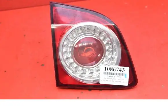 Volkswagen Golf V Rear/tail lights 5M0945093J