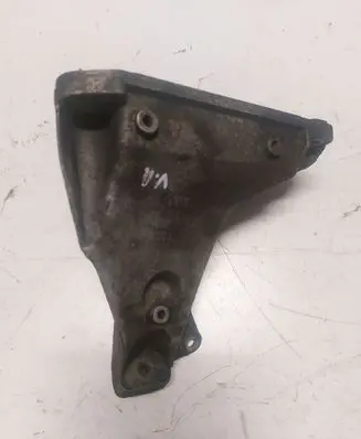 Volkswagen PASSAT B5.5 Engine mounting bracket 8D0199308AB