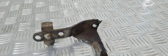 Isuzu D-Max Tailgate hinge 