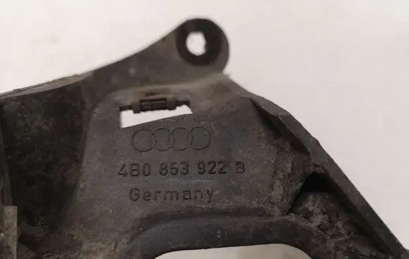 Audi A6 S6 C5 4B Front bumper mounting bracket 4B0853922B