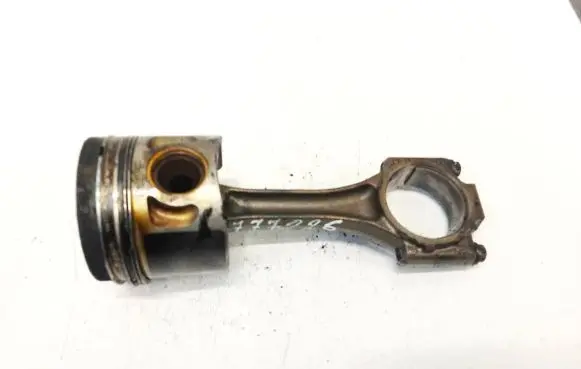 Volkswagen Golf Plus Piston with connecting rod
