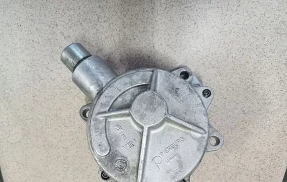 Audi A6 S6 C6 4F Vacuum pump 7221850172218501