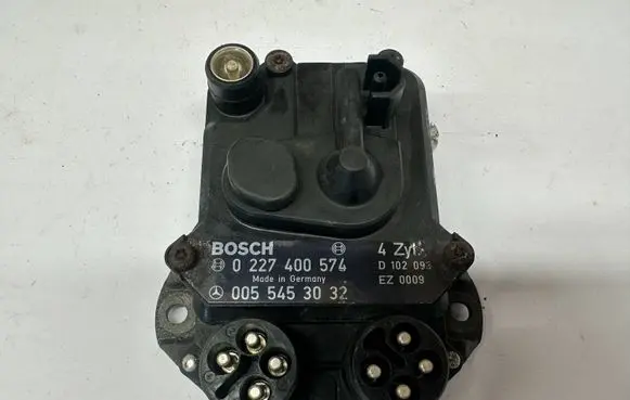 Mercedes-Benz 190 W201 Ignition amplifier control unit 0055453032 A0055453032 0227400574